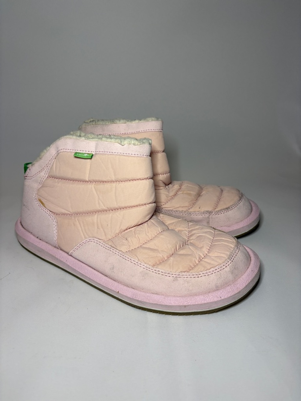 Sanuk Puff N Chill Puffer Booties in Chalk Pink Size 9